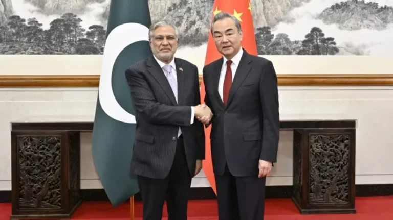 চীনে যাচ্ছেন পাকিস্তানের পররাষ্ট্রমন্ত্রী, সম্পর্ক আরও জোরদার করার ইঙ্গিত