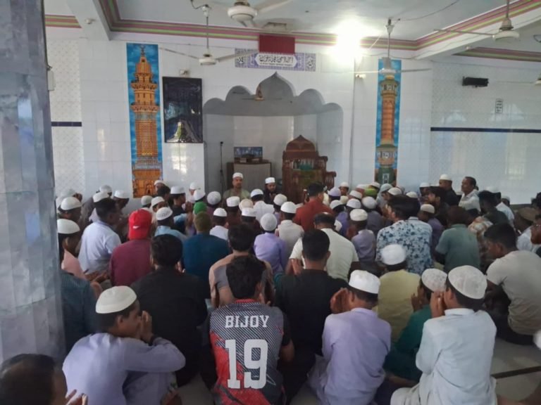 মানিকগঞ্জে আফরোজা খান রিতার রোগমুক্তি কামনা চেয়ে দোয়া