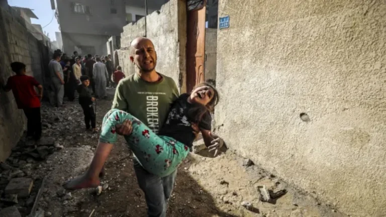 গাজায় ইসরায়েলি হামলা, একদিনে নিহত আরও ৯৩