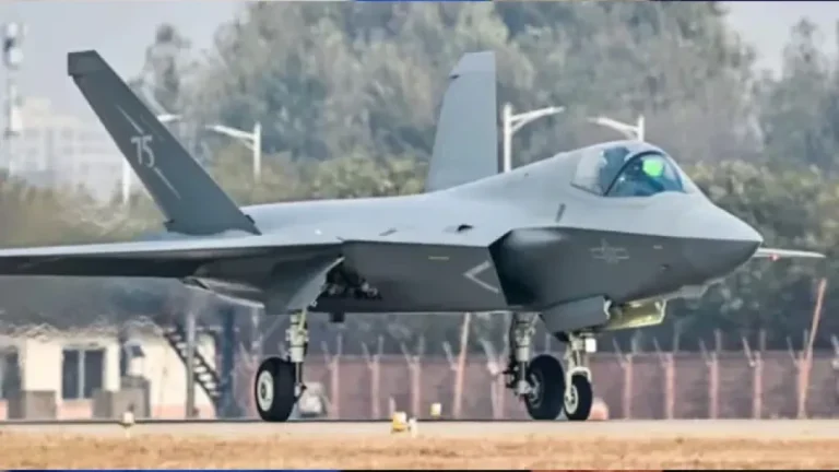 পাকিস্তানকে অর্ধেক দামে নতুন যুদ্ধবিমান দিচ্ছে চীন