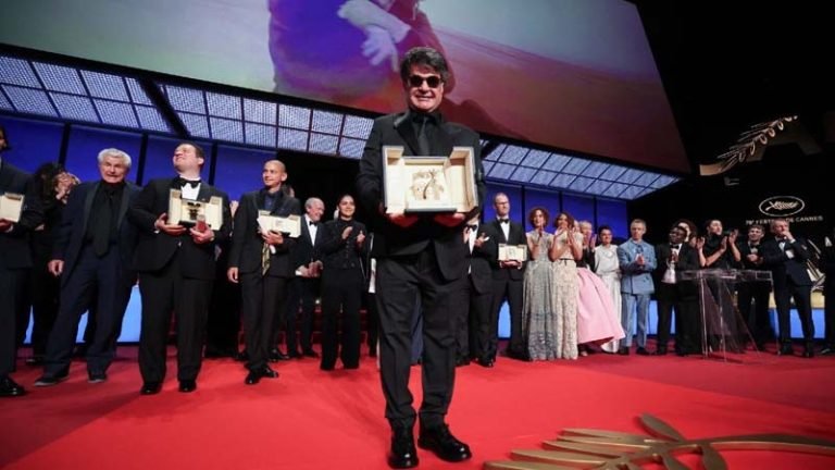 ২২ বছর পর ফিরেই স্বর্ণপাম জিতলেন নিষিদ্ধ ইরানি পরিচালক