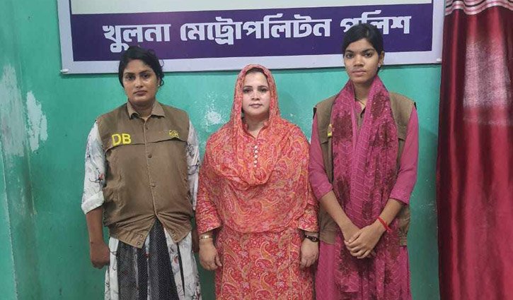 খুলনার মহিলা লীগ নেত্রী তন্দ্রা ঢাকায় গ্রেপ্তার