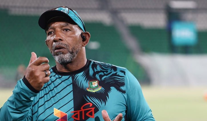 পাকিস্তানে ঘুরে দাঁড়াতে মরিয়া বাংলাদেশ