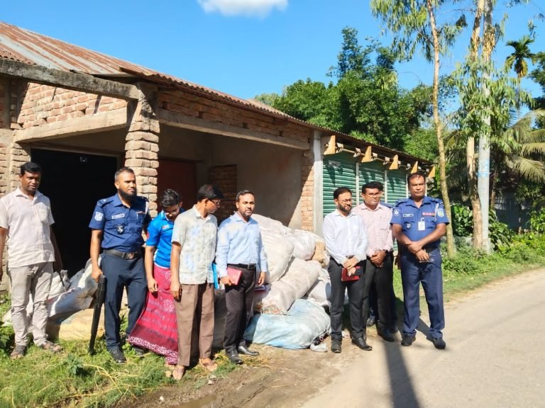 শেরপুরে নিষিদ্ধ পলিথিন জব্দ