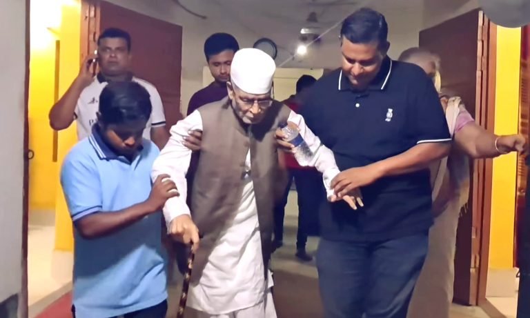 সাবেক ভূমিমন্ত্রী হীরাকে বাসায় পাঠালো পুলিশ