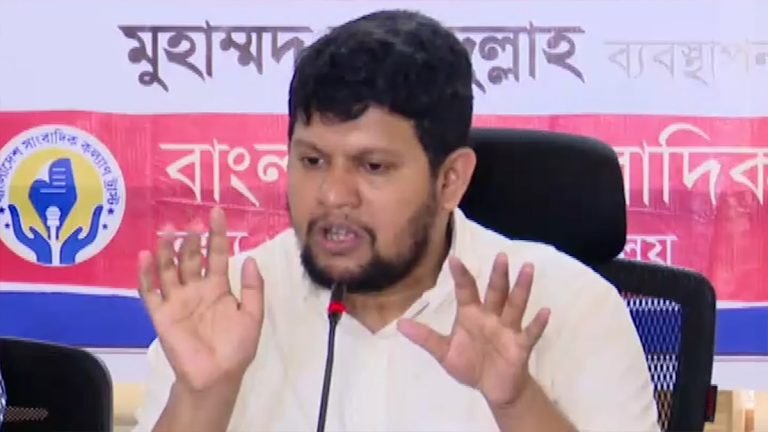 সাংবাদিকদের বিরুদ্ধে হয়রানিমূলক মামলাগুলো পর্যালোচনা করবে সরকার