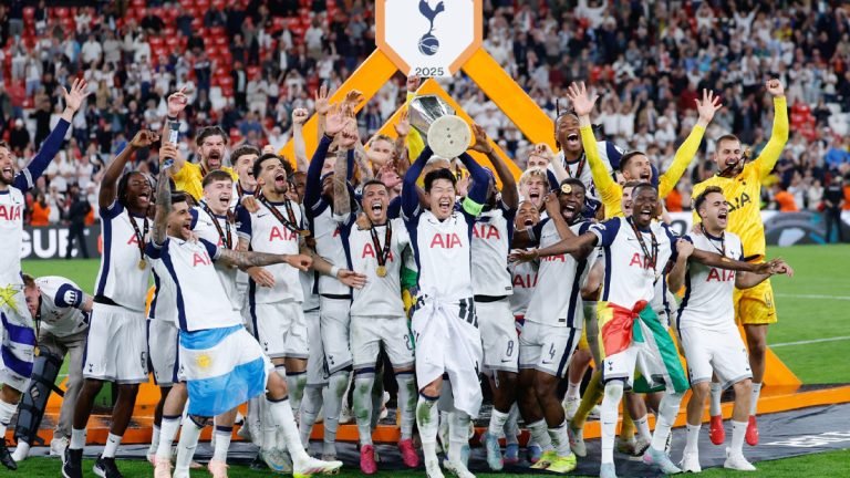 ম্যানচেস্টার ইউনাইটেডকে হারিয়ে ইউরোপার চ্যাম্পিয়ন টটেনহ্যাম