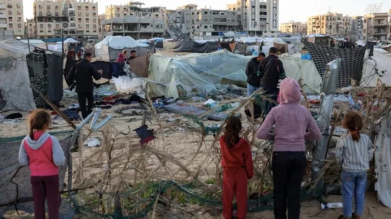 মার্কিন-সমর্থিত গাজা সাহায্য গোষ্ঠীর প্রধানের পদত্যাগ