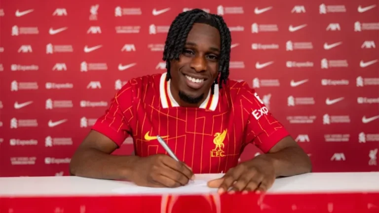 অ্যালেকজ্যান্ডার-আর্নল্ডের ‘শূন্যতা পূরণে’ লিভারপুলে ডাচ ডিফেন্ডার