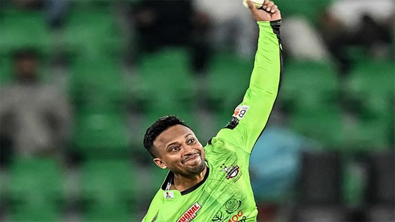 সাকিবের উইকেট পাওয়ার দিনে টিকে রইলো লাহোর