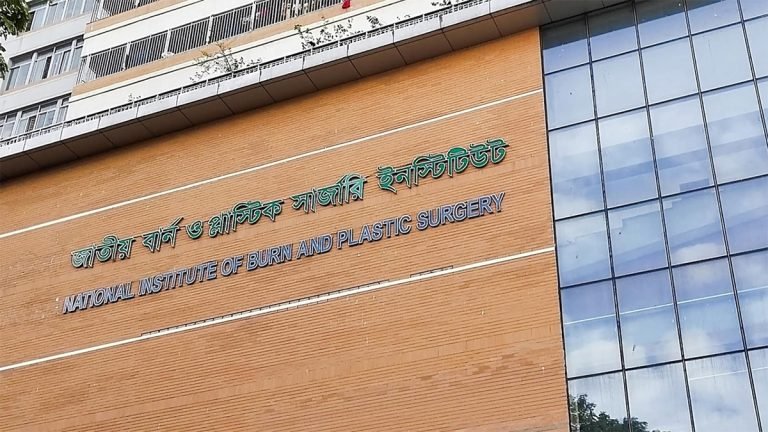 নারায়ণগঞ্জে গ্যাস লিকেজ থেকে বিস্ফোরণে দগ্ধ ৩