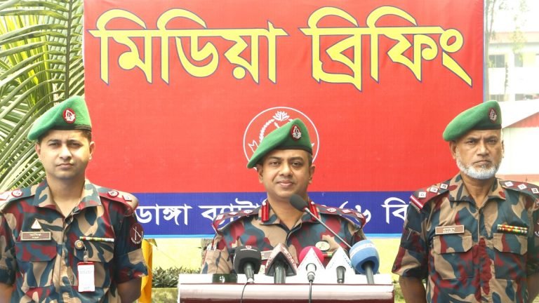 সীমান্তে পুশ ইন ও কোরবানির চামড়া পাচার রোধে কঠোর অবস্থানে বিজিবি