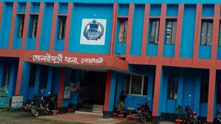 সিঁধ কেটে ঘরে ঢুকে বৃদ্ধাকে গলা কেটে হত্যা