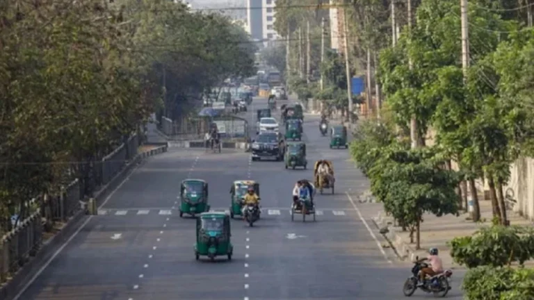 ছুটির দিনে ঢাকার বাতাসের মান ‘সহনীয়’