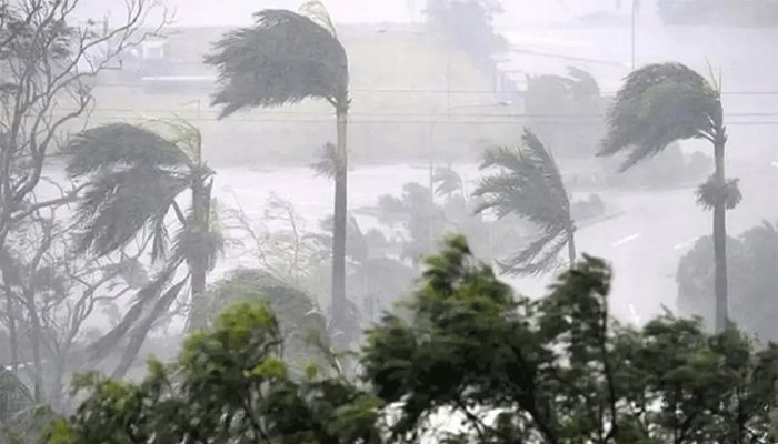 রাতে ঢাকাসহ ১০ অঞ্চলে ঝড়ের আভাস