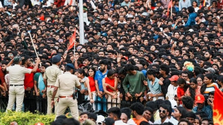 আরসিবির আইপিএল জয় উদযাপনে পদপিষ্ট হয়ে নিহত ১১