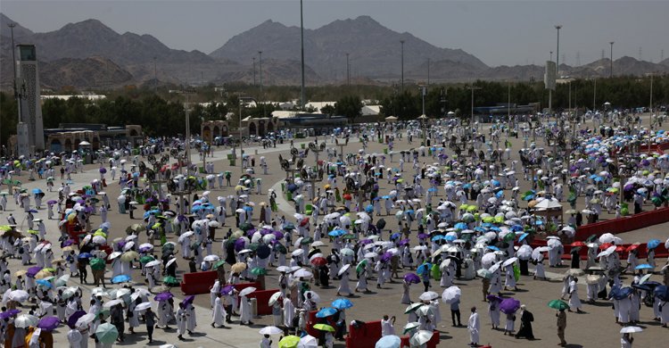 হজে গিয়ে সন্তান জন্ম দিলেন নারী