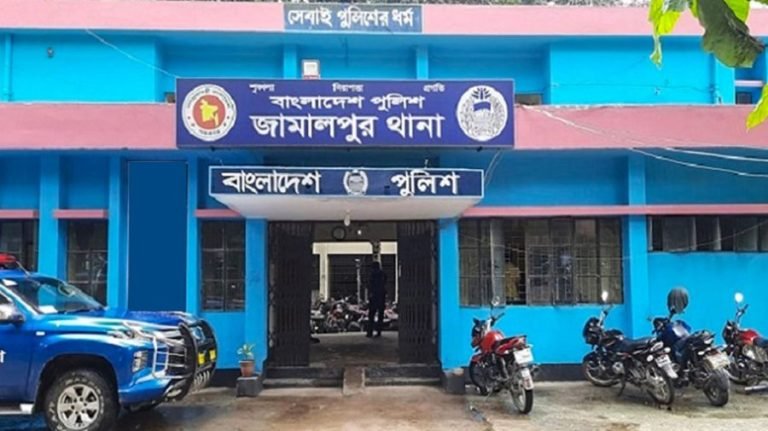 মাইকে ঘোষণা দিয়ে ৭ পরিবারকে সমাজচ্যুত, থানায় অভিযোগ