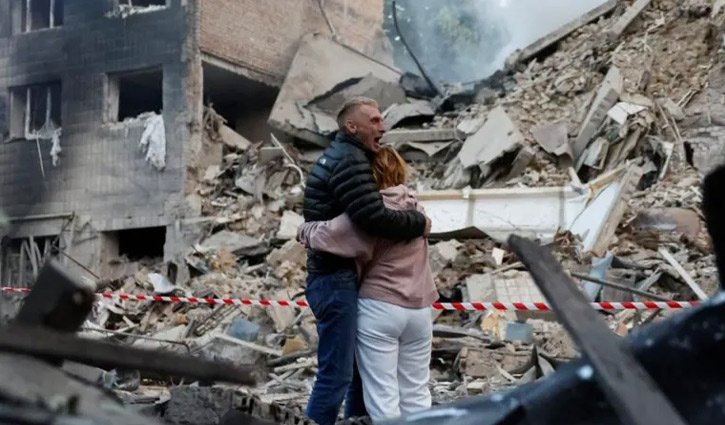 ইউক্রেনের রাজধানীতে রাশিয়ার ভয়াবহ হামলা