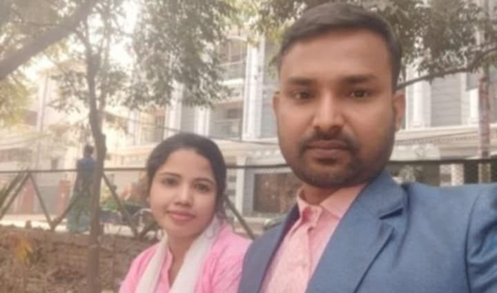 সিরাজগঞ্জের উল্লাপাড়ায় অনশনের ৫ দিন পর প্রেমিক-প্রেমিকার বিয়ে