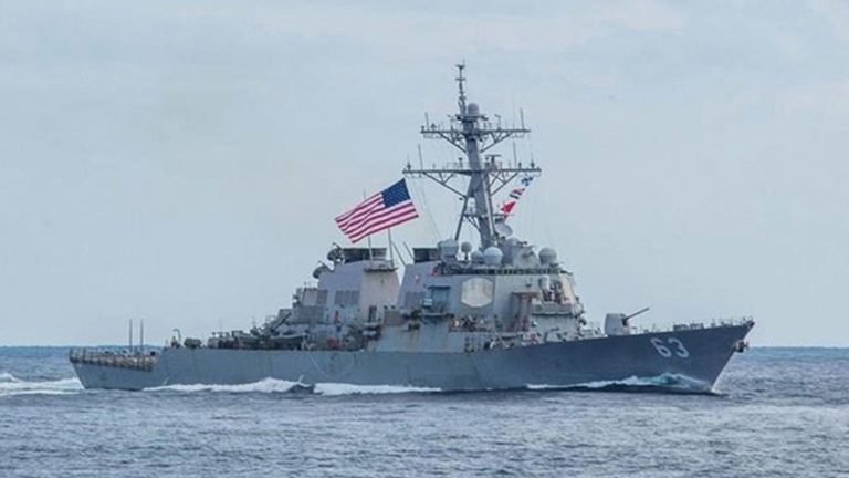 মার্কিন যুদ্ধজাহাজে হামলা ও হরমুজ প্রণালি বন্ধের হুমকি ইরানের