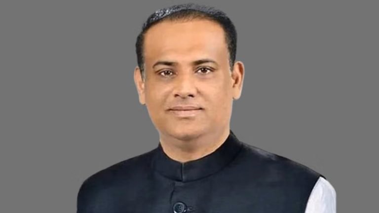 সাবেক ভূমিমন্ত্রী সাইফুজ্জামানের তিন সন্তানের দেশত্যাগে নিষেধাজ্ঞা