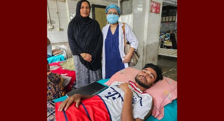 শেরপুরে আহত ফুটবলারের পাশে দাঁড়ালেন বিএনপি নেত্রী