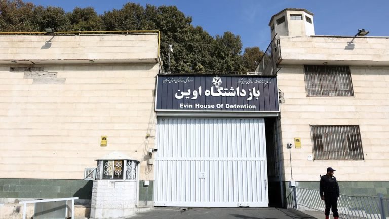 তেহরানের এভিন কারাগারে ইসরায়েলি হামলায় ৭১ জন নিহত হয়েছে: ইরান