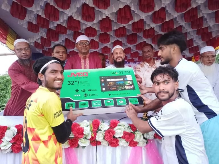 বন্দরের দেউলী বক্তারকান্দি যুব সংঘের উদ্যোগে ফুটবল টুর্নামেন্টের ফাইনালে চ্যাম্পিয়ন একতা সংঘ