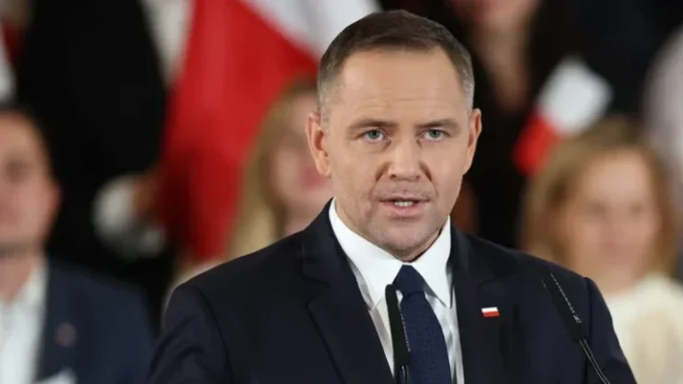 পোল্যান্ডের নতুন প্রেসিডেন্ট নাওরোকি