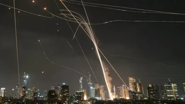 তেহরানের ‘পুরো আকাশ’ দখলে নেওয়ার দাবি ইসরায়েলের