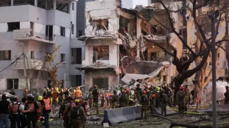 ইসরায়েল থেকে নাগরিকদের সরিয়ে নিচ্ছে পোল্যান্ড