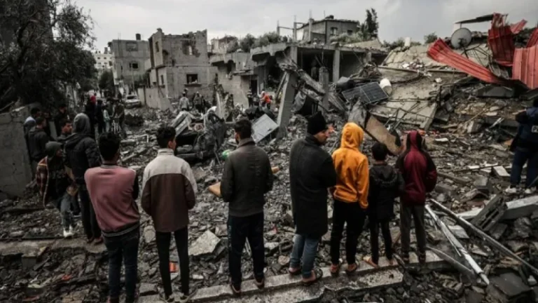 গাজায় ইসরায়েলি হামলায় আরও ১০০ ফিলিস্তিনি নিহত