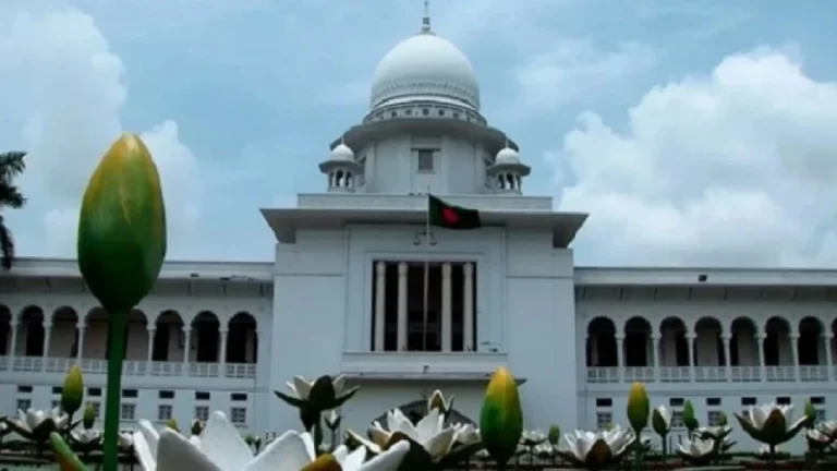 নিম্ন আদালতের বিচারকদের চাকরির শৃঙ্খলাবিধি অনুমোদনের আদেশ স্থগিত