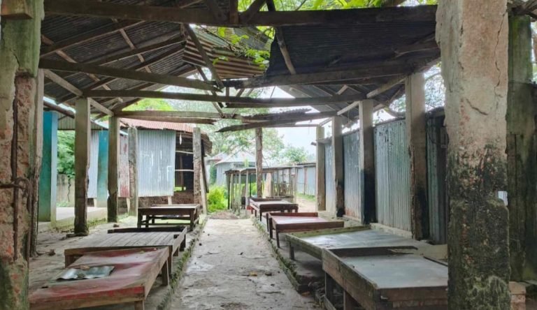 সিরাজগঞ্জের তাড়াশে হাট-বাজার দীর্ঘ দিন উন্নয়নের ছোঁয়া থেকে বঞ্চিত