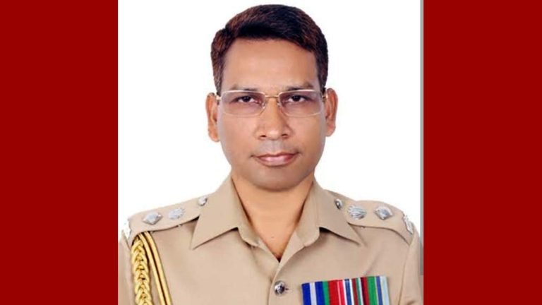 রাতের ভোটে অস্বীকৃতিতে হরগঙ্গার শিক্ষককে গুলির কথা ভেবেছিলেন এসপি জায়েদুল!