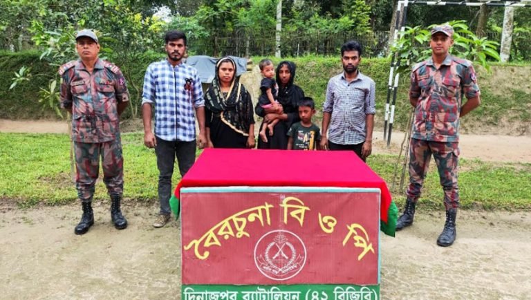 সীমান্তে আবারো ৬ জনকে বিএসএফের ‘পুশ ইন’