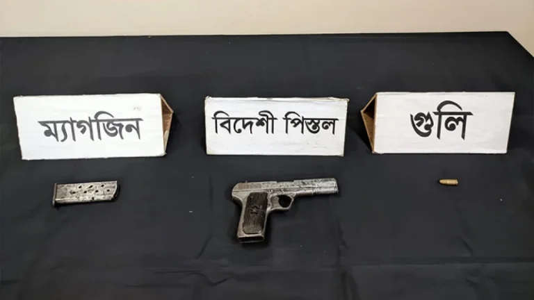 রাজশাহীতে র‌্যাবের অভিযানে পুলিশের লুট হওয়া অস্ত্র উদ্ধার