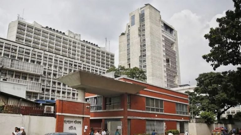 তিন মন্ত্রণালয় ও ছয় দপ্তরে নেই সচিব, আটকে আছে গুরুত্বপূর্ণ কাজ