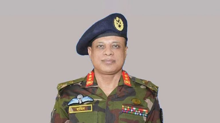 ডিজিএফআইয়ের সাবেক মহাপরিচালক হামিদুল হকের ব্যাংক হিসাব অবরুদ্ধ