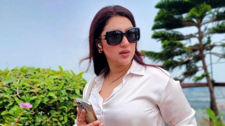 হত্যাচেষ্টা মামলায় চিত্রনায়িকা অপু বিশ্বাসের জামিননামা দাখিল