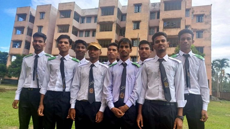 পরিবারহীন ১২ বন্ধুর এসএসসি জয়