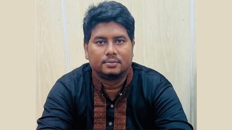 খুলনায় যুবদল নেতাকে বাসার সামনে গুলি ও কুপিয়ে হত্যা