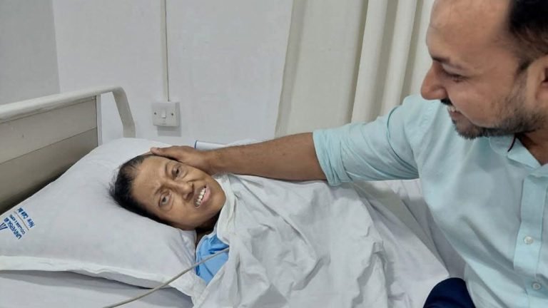 আইসিইউ থেকে কেবিনে ফরিদা পারভীন