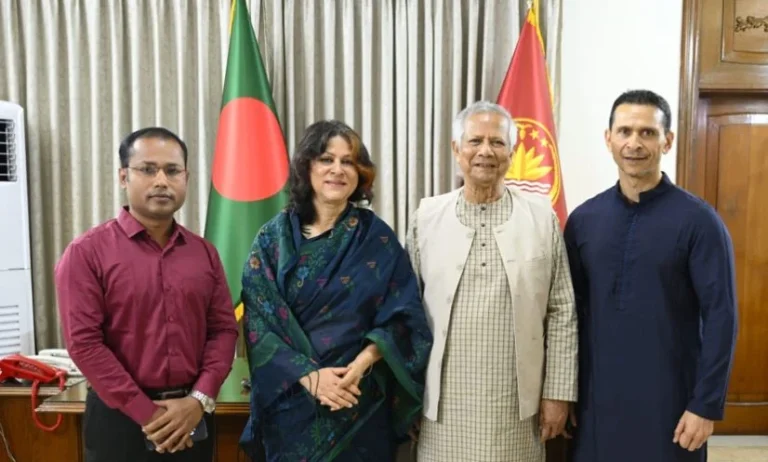 প্রধান উপদেষ্টার সঙ্গে তাজউদ্দীন পরিবারের সৌজন্য সাক্ষাৎ