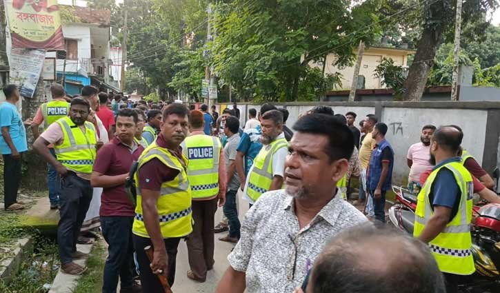 ঝিনাইদহে বৈষম্যবিরোধী ছাত্র আন্দোলনের দু’ গ্রুপের মধ্যে সংঘর্ষ