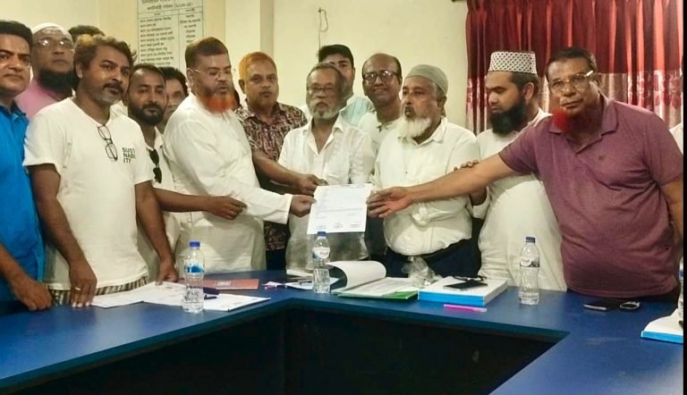 শেরপুর চেম্বার অফ কমার্স নির্বাচনে মনোনয়নপত্র বিতরণ