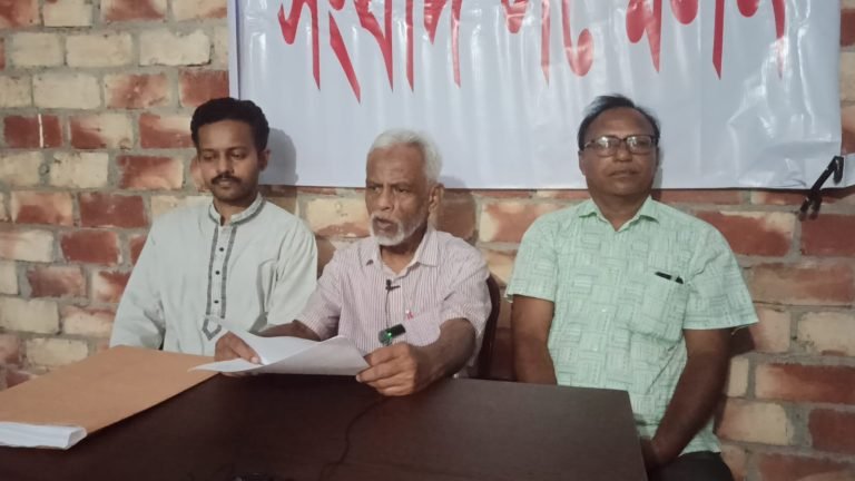 পঞ্চগড়ে ভূয়া ব্যাংক একাউন্ট তৈরী করে চেক জালিয়াতি ও জমির জাল দলিল করে হয়রানি, মিথ্যা মামলা দেয়ার প্রতিবাদে সংবাদ সম্মেলন