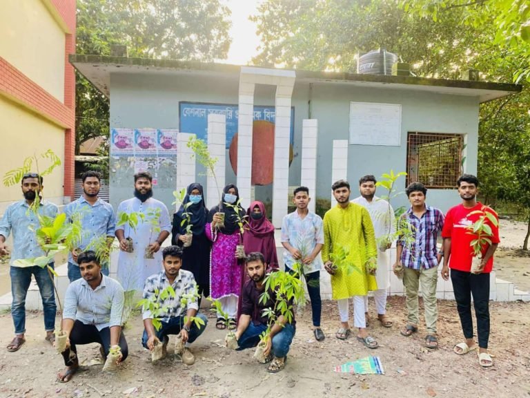 টঙ্গীবাড়ীতে জুলাই আন্দোলনে শহীদদের স্বরণে দোয়া ও বৃক্ষরোপণ কর্মসূচি পালিত
