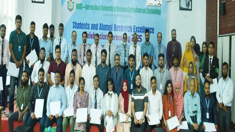গবেষণায় উৎকর্ষতার স্বীকৃতি পেলেন আইইউবিএটির শিক্ষার্থীরা